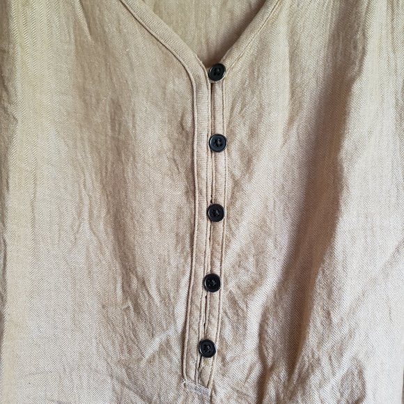 True Craft | Gold Raw Hem Flax Button V-Neck Top - Picture 5 of 7